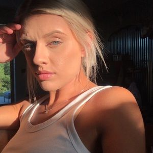 Meet your Posher, Marissa